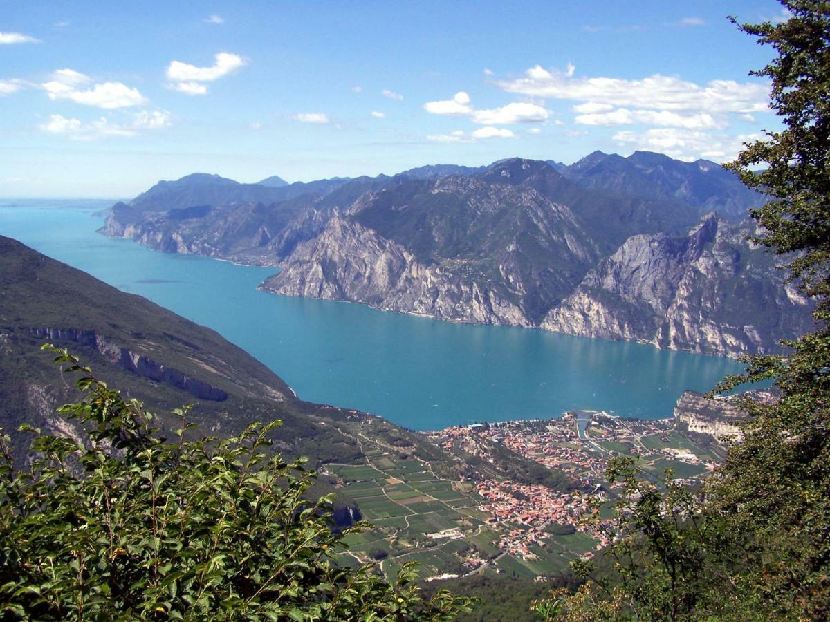 Apartamento Residenza Picalof Torbole Sul Garda Exterior foto